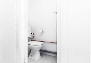 16.1 360x251 - Nhà tắm kết hợp vệ sinh công cộng